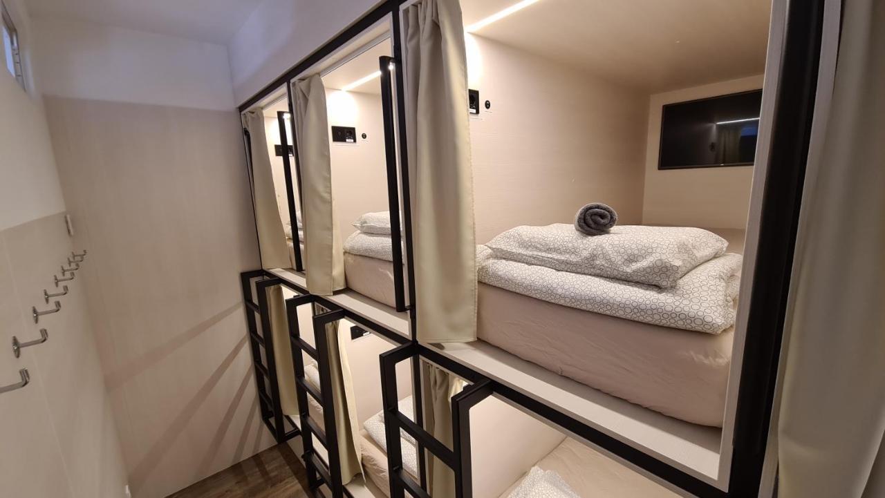 Cabin Hostel Ljubljana Buitenkant foto